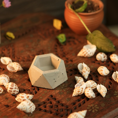 Beautiful Candle Holder in Concrete