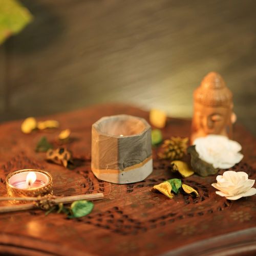 Shop Handmade Concrete Planters in 2-Tone Colors with Golden Ring – Stylish & Durable