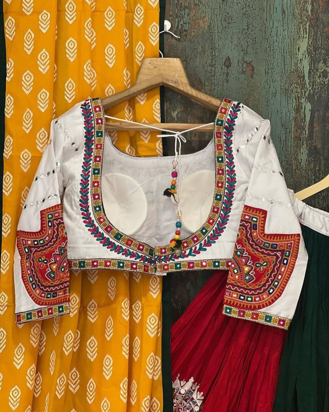 designer gujrati style panetar rajwadi white lehenga with pure gaji silk  bandhani gharchola saree combo full set अष्टमंग�... | Instagram